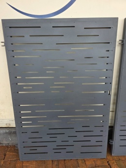 Brama 2 skrzydłowa 500x150cm CNC MONTANA (zestaw z furtką i słupkami)